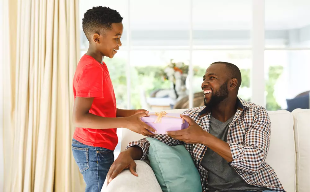 What are the best financial gifts for children?